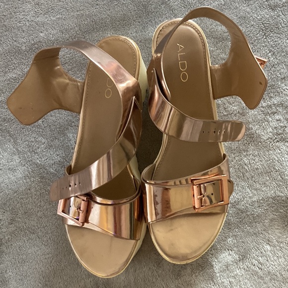 Aldo platforms - Picture 5 of 5